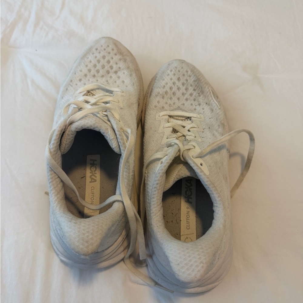Hoka Women's White Clifton 9 Shoes - Picture 2 of 10